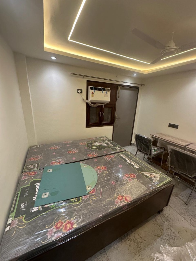 Newly Constructed Top Floor Boys PG