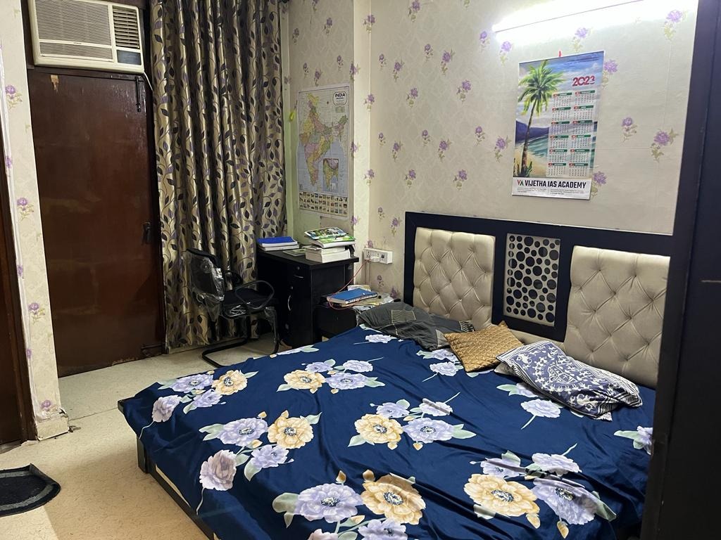 Girls PG Room (Single/Double Sharing)