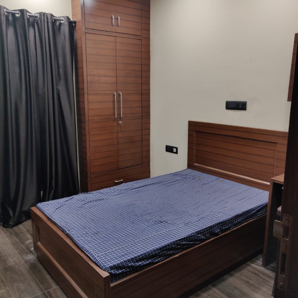 Premium Single Room PG for Girls